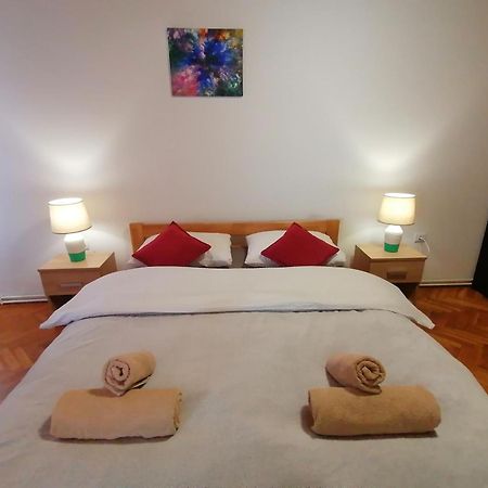 Cozy 1-Bdrm Apt In Dubec, Ideal For Work Or Study Sesvete Esterno foto