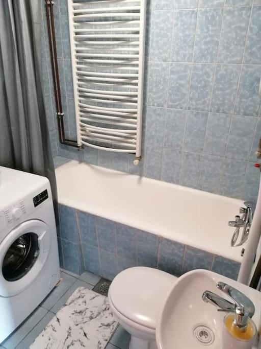 Cozy 1-Bdrm Apt In Dubec, Ideal For Work Or Study Sesvete Esterno foto