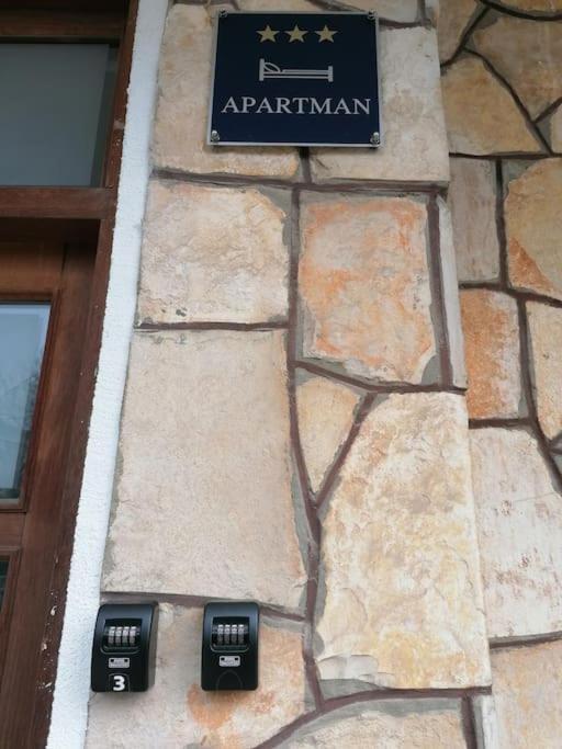 Cozy 1-Bdrm Apt In Dubec, Ideal For Work Or Study Sesvete Esterno foto