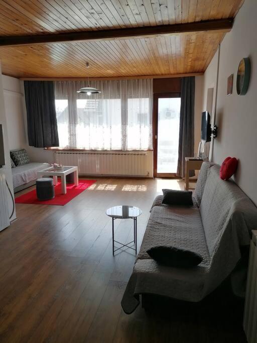 Cozy 1-Bdrm Apt In Dubec, Ideal For Work Or Study Sesvete Esterno foto