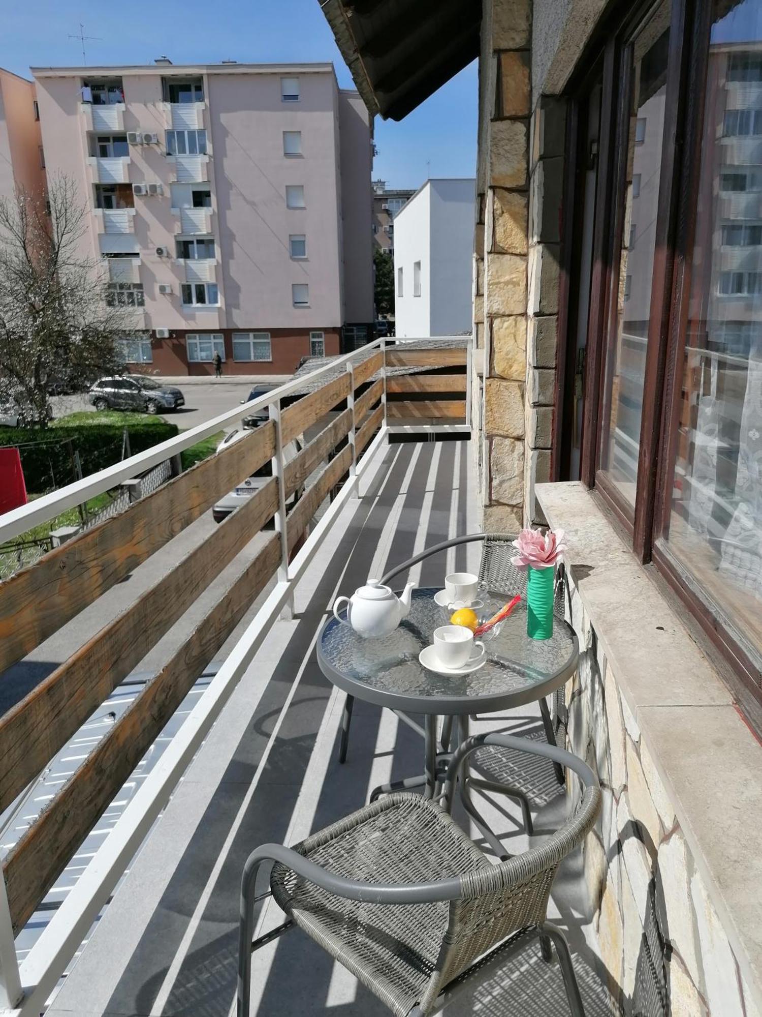 Cozy 1-Bdrm Apt In Dubec, Ideal For Work Or Study Sesvete Esterno foto